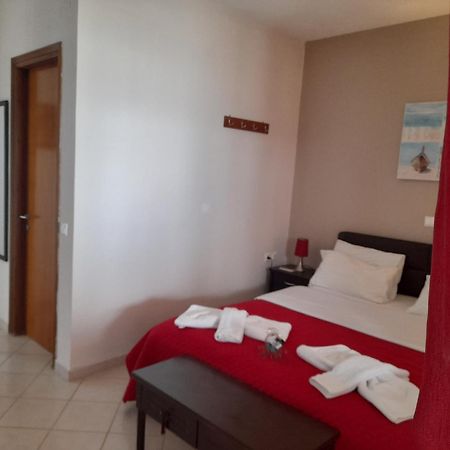 Delfini Aparthotel Akhladheri Exterior photo