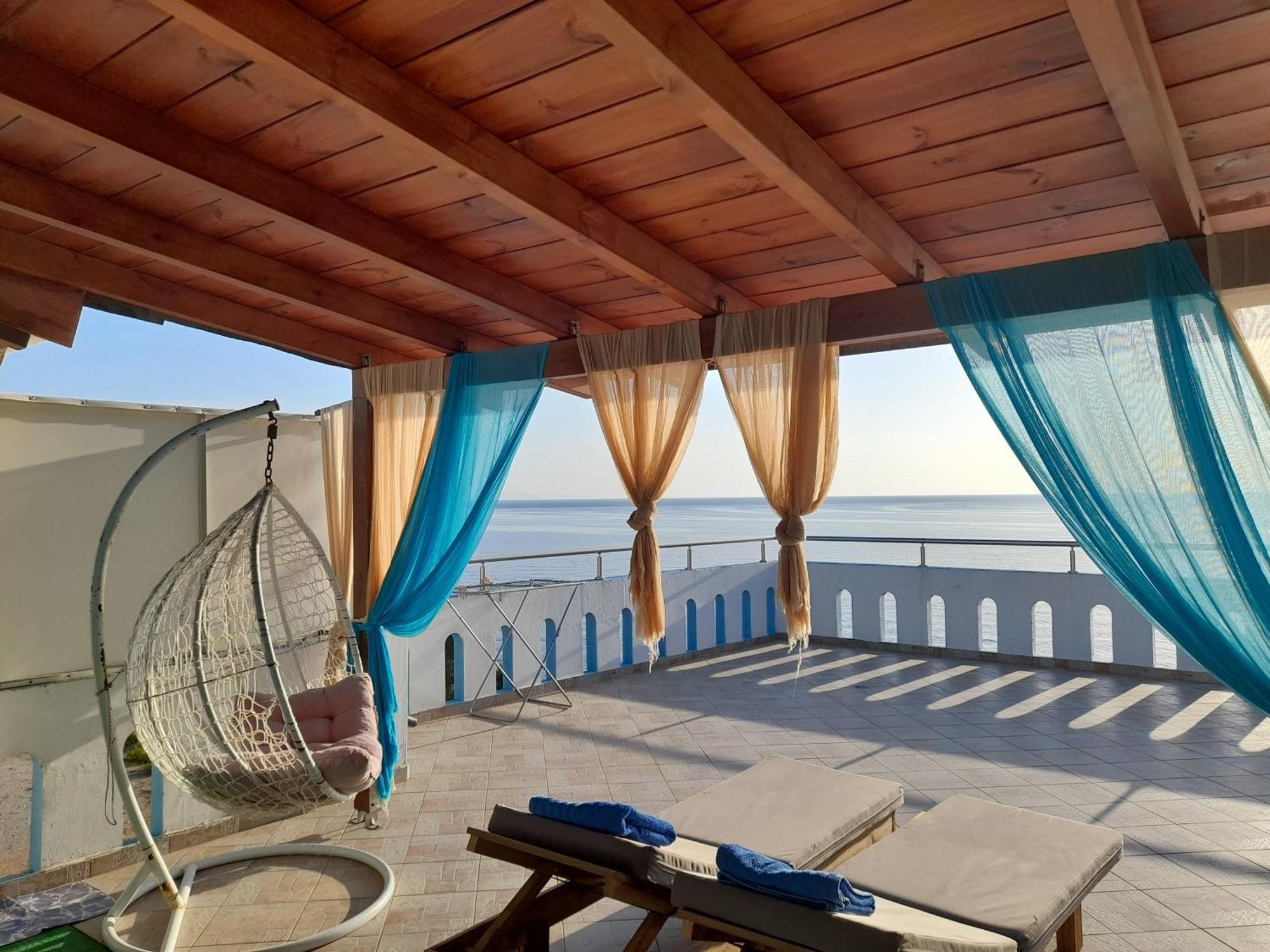 Delfini Aparthotel Akhladheri Exterior photo