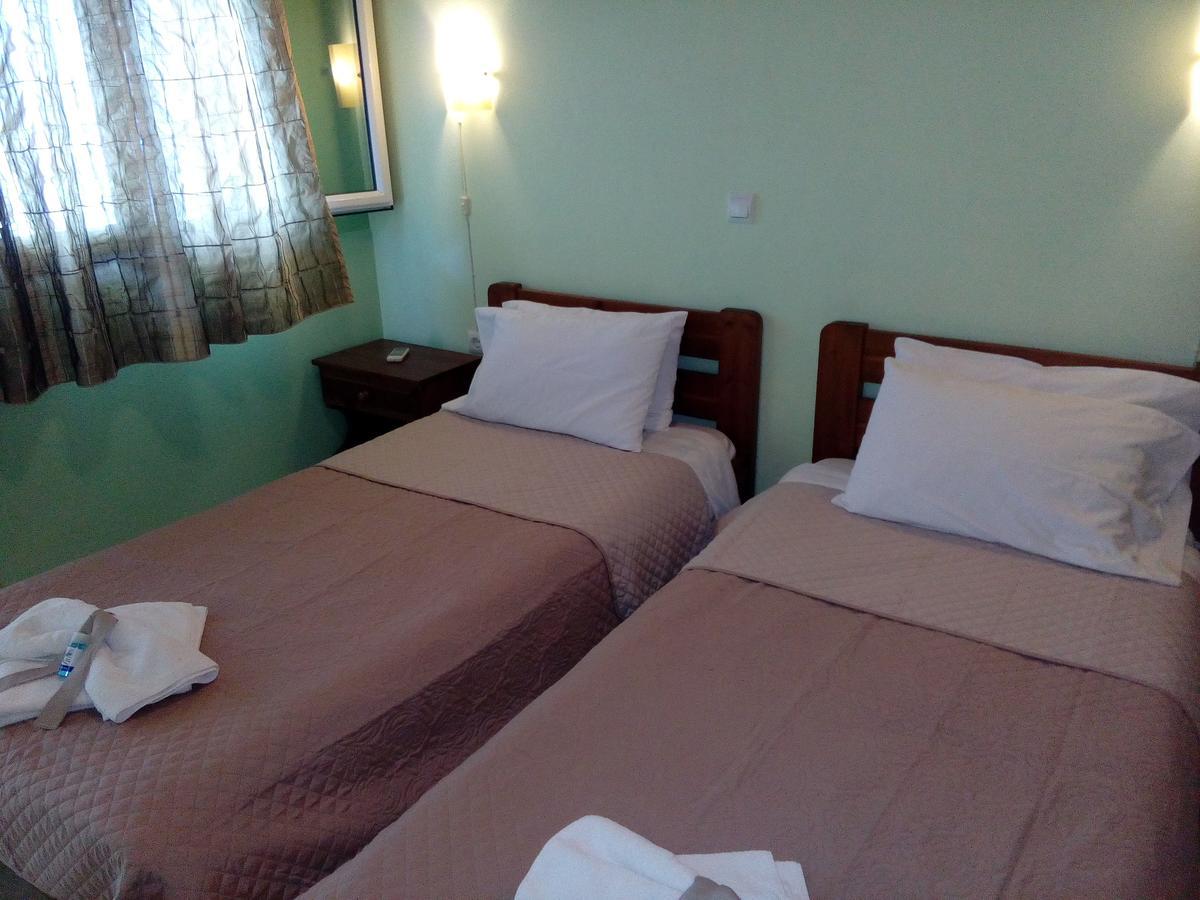 Delfini Aparthotel Akhladheri Exterior photo